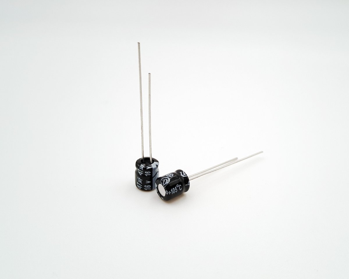 Ultra-miniature electrolytic capacitor 47uF 16V
